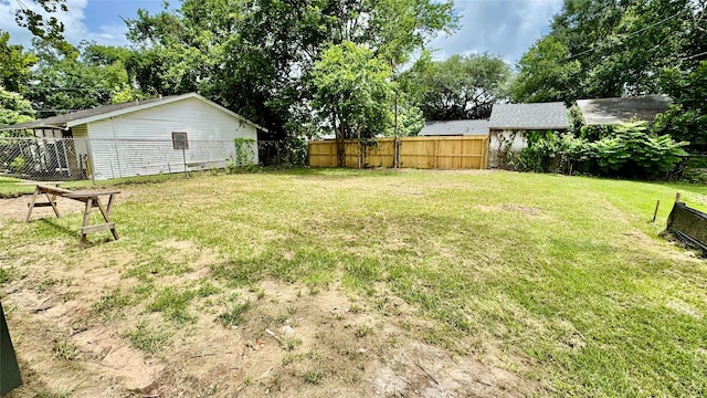 2418 Centennial St, Liberty, TX 77575 - view of yard