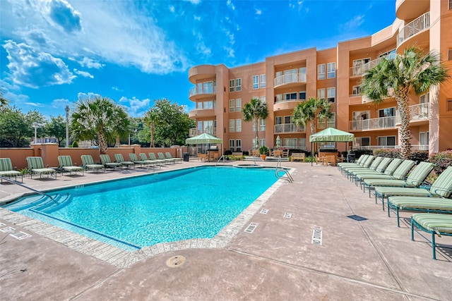 3505 Sage Rd Unit 1206, Houston, TX 77056 - community pool featuring a patio