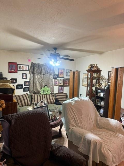 4514 Kress St, Houston, TX 77026 - living area with ceiling fan