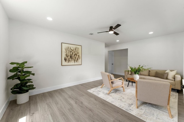 200 Burnett Dr, Baytown, TX 77520 - living area with wood finished floors, recessed lighting, and a ceiling fan