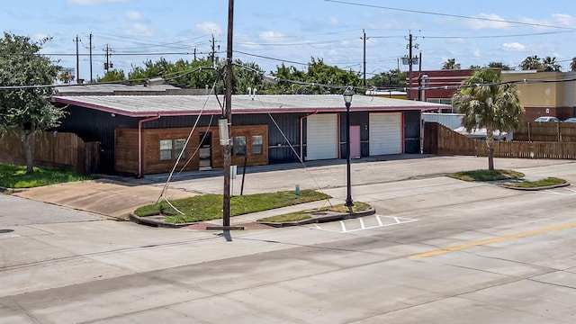 902 51st St, Galveston, TX 77551 - view of building exterior