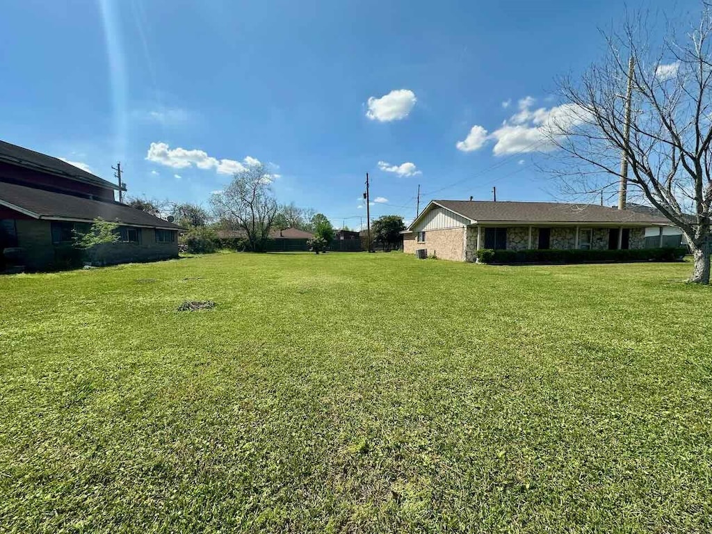 4230 Flamingo Ln, Beaumont, TX 77705 - photo 1