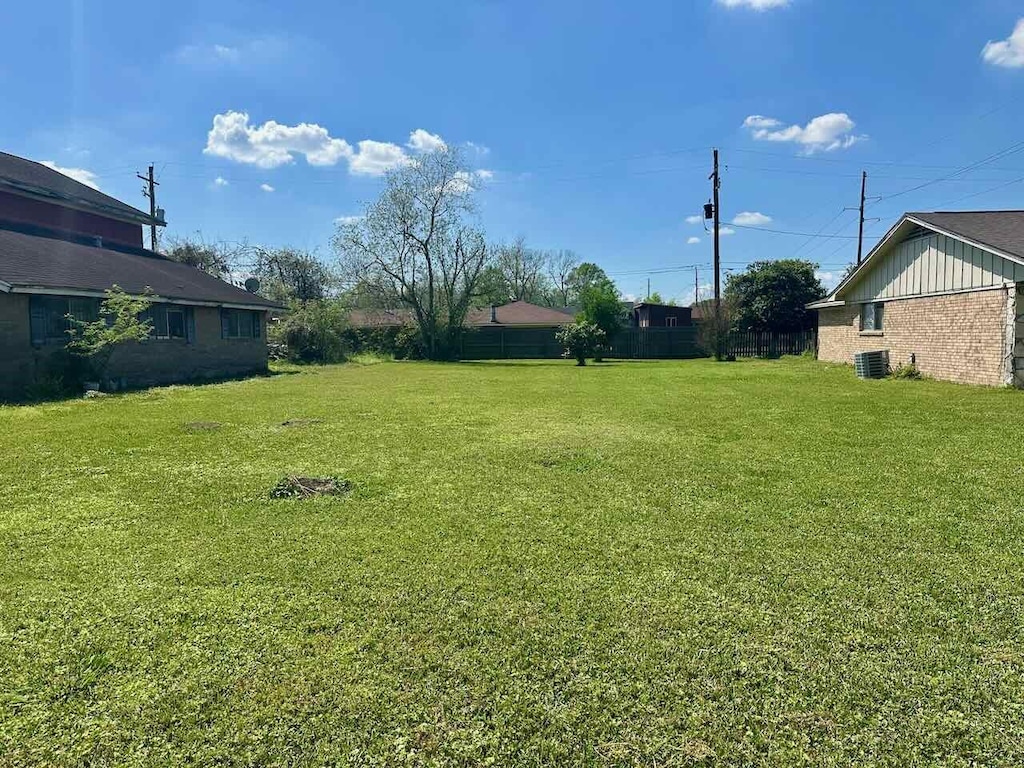 4230 Flamingo Ln, Beaumont, TX 77705 - photo 2