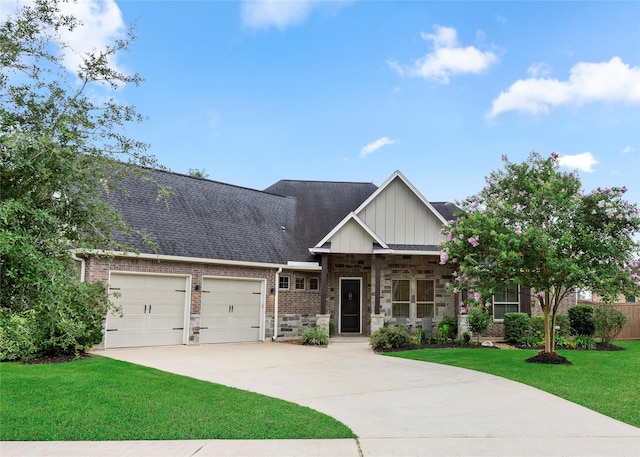 103 Lakeshore Ct, Clute, TX 77531 - craftsman house featuring board and batten siding, a front yard, an attached garage, driveway, and roof with shingles