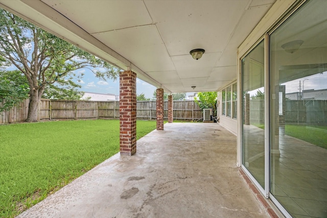 21619 Knightsbrook Ln, Katy, TX 77449 - fenced backyard featuring a patio area