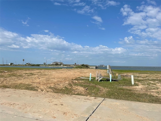 1506 Bay Pointe Dr, Galveston, TX 77554