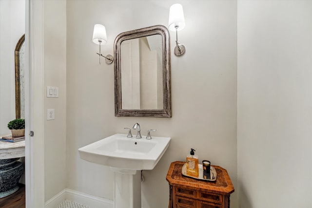 1126 Lake Pointe Pkwy, Sugar Land, TX 77478 - bathroom with baseboards