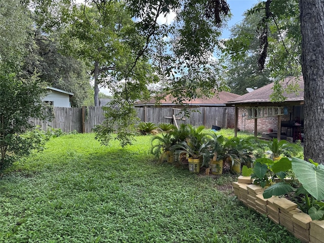 9227 Vanwood St, Houston, TX 77040 - view of yard