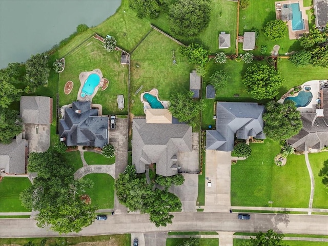 704 Heritage Oaks Dr, Angleton, TX 77515 - photo 3