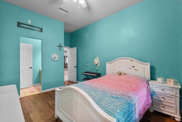 704 Heritage Oaks Dr, Angleton, TX 77515 - photo 17