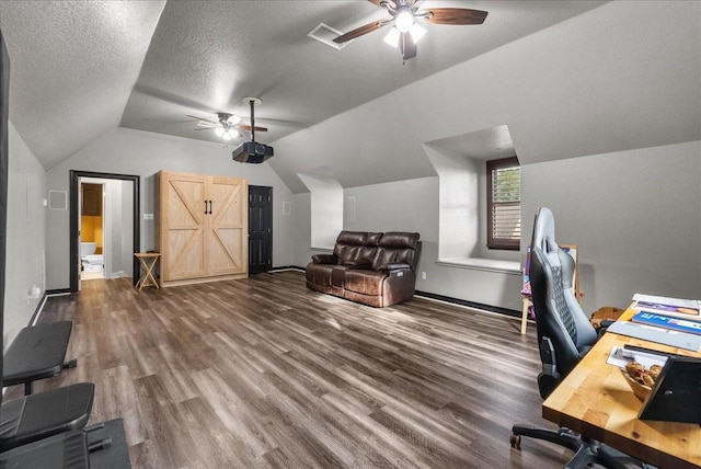704 Heritage Oaks Dr, Angleton, TX 77515 - photo 22