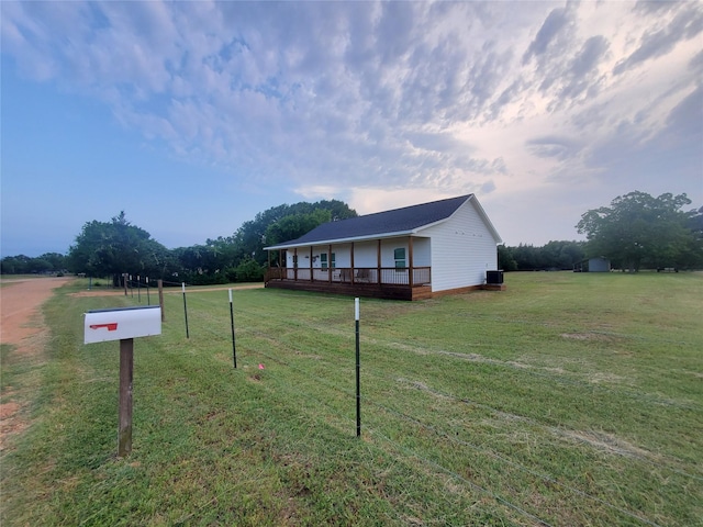 95 Red Tip Ln, Brenham, TX 77833 - view of front facade with a front lawn