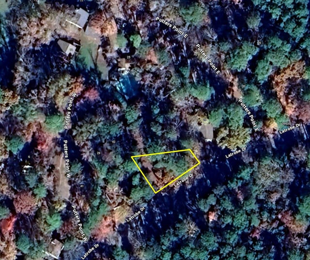 24408 Latrobe Dr, Huntsville, TX 77320 - photo 10