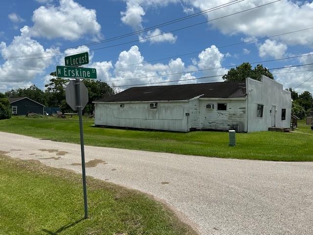 326 N Erskine St, Angleton, TX 77515