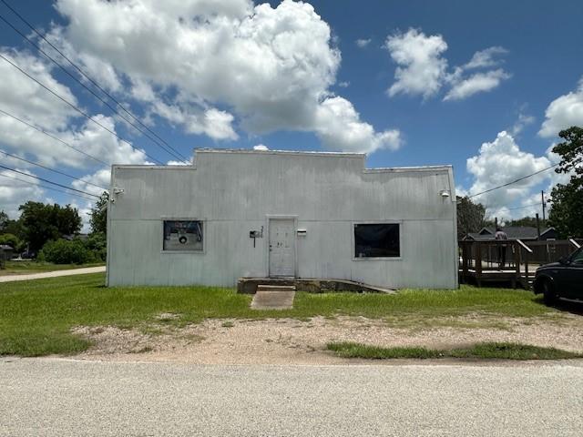 326 N Erskine St, Angleton, TX 77515