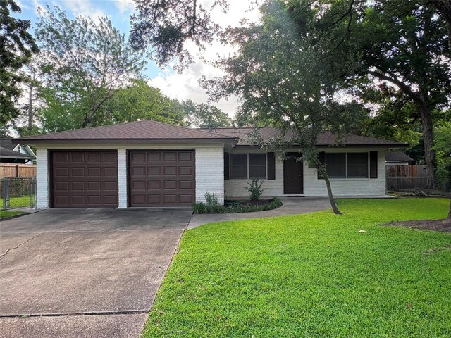 1510 N San Jacinto St, Conroe, TX 77301 - photo 2