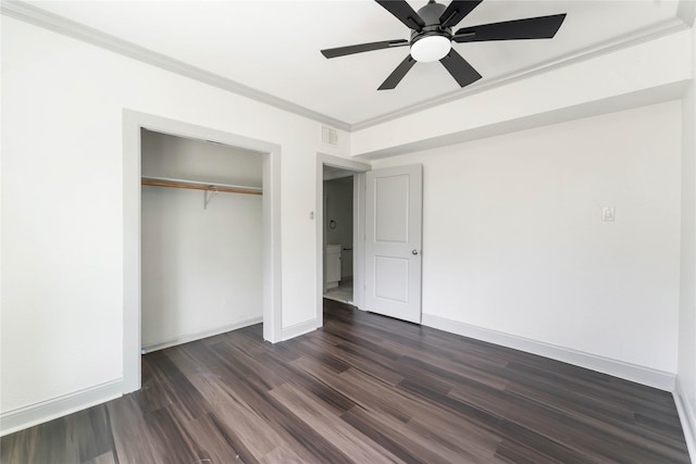 102 Glendale St, Houston, TX 77012 - unfurnished bedroom with crown molding, dark wood finished floors, a closet, and a ceiling fan