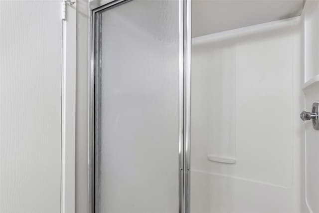 3203 Sycamore Springs Dr, Kingwood, TX 77339 - full bathroom featuring a stall shower