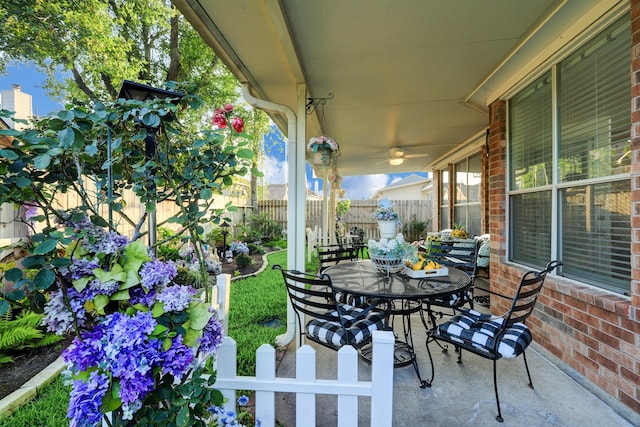 4714 Schiller Park Ln, Sugar Land, TX 77479 - view of patio / terrace featuring a ceiling fan and outdoor dining area