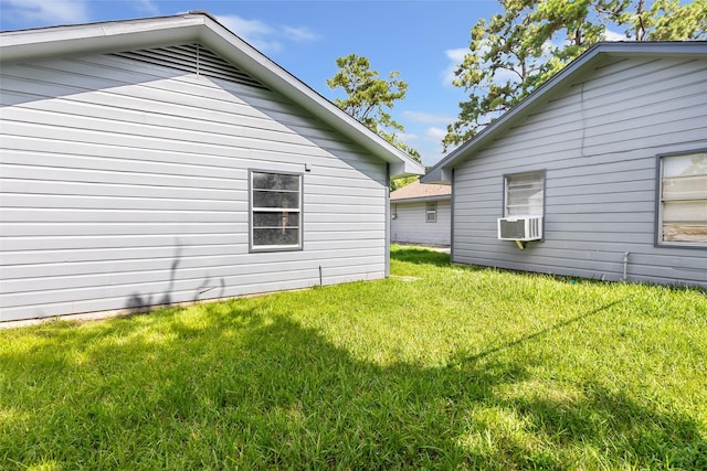 7202 Pinetex Dr, Houston, TX 77396 - view of side of home with a lawn