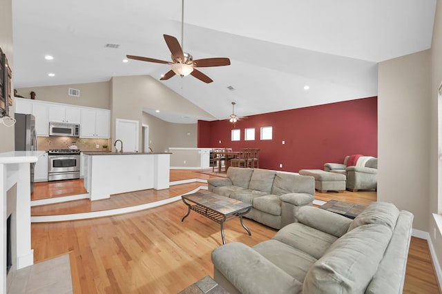 9806 Samantha Suzanne Ct, Houston, TX 77025 - photo 6