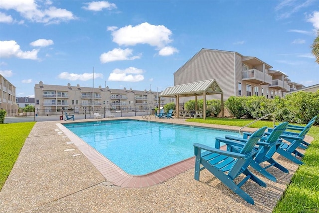 4747 Nasa Pkwy Unit 110, Seabrook, TX 77586 - community pool featuring a gazebo and a residential view