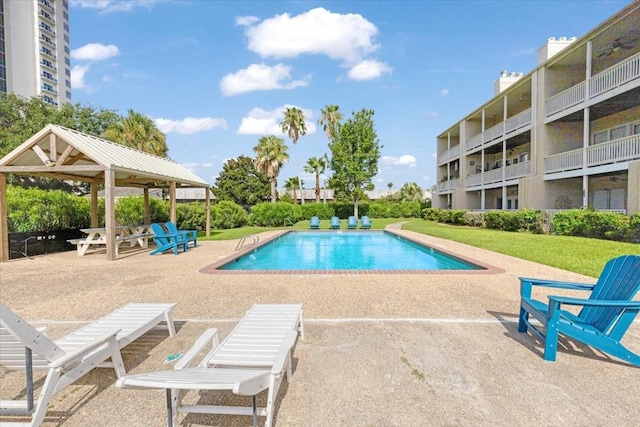 4747 Nasa Pkwy Unit 110, Seabrook, TX 77586 - community pool with a patio, a gazebo, and a lawn