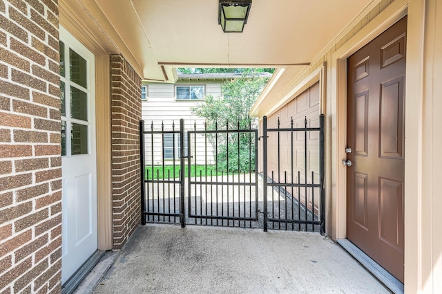 510 Shenandoah Dr, Shenandoah, TX 77381 - view of gate