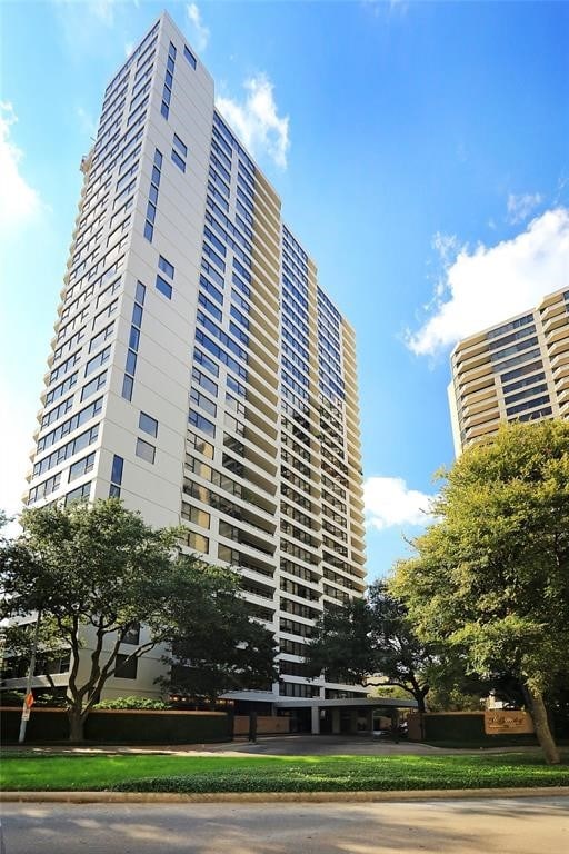 15 Greenway Plz Unit 5C, Houston, TX 77046 - view of building exterior