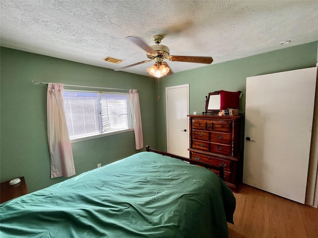 4710 Widerop Ln, Friendswood, TX 77546 - photo 26