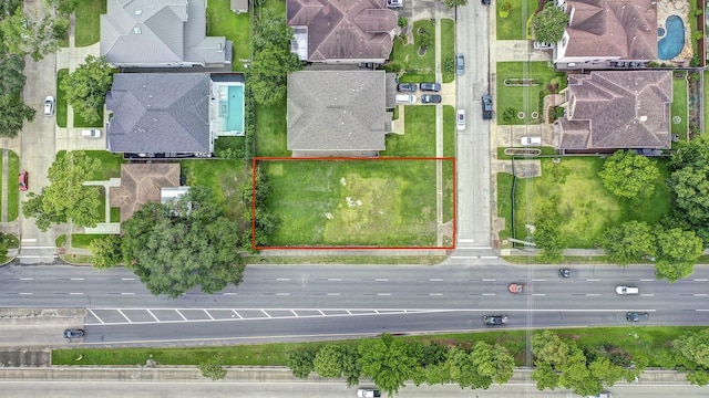 4628 Pine St, Bellaire, TX 77401