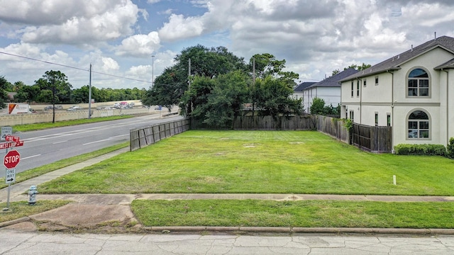 4628 Pine St, Bellaire, TX 77401