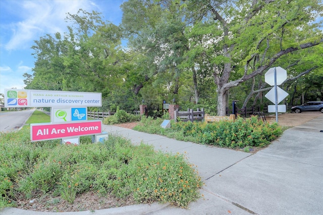 4628 Pine St, Bellaire, TX 77401