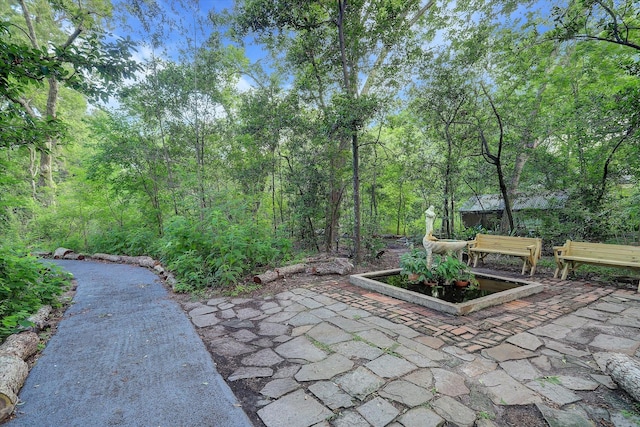 4628 Pine St, Bellaire, TX 77401