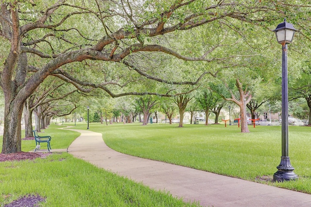 4628 Pine St, Bellaire, TX 77401
