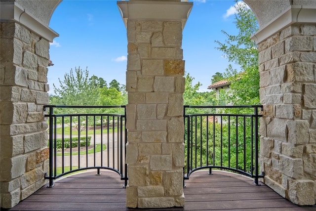 27 S Glenwild Cir, The Woodlands, TX 77389 - view of balcony