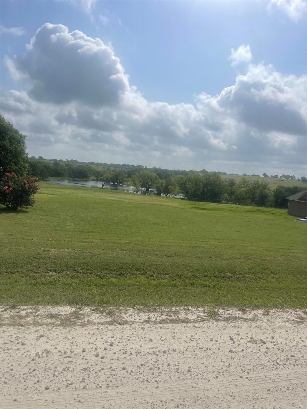 523 S Vicha Rd, Axtell, TX 76624 - photo 4