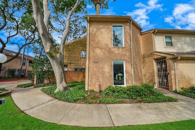 1928 Augusta Dr Unit 19, Houston, TX 77057 - photo 2