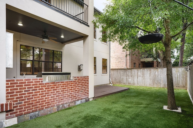 1013 Mulberry Ln, Bellaire, TX 77401 - view of yard with ceiling fan