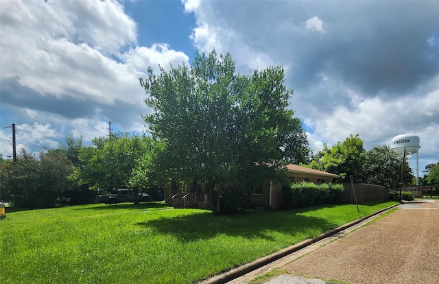 211 W Sherman St, Livingston, TX 77351 - photo 2