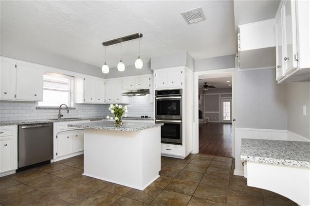 7822 Rollingbrook Dr, Houston, TX 77071 - photo 3