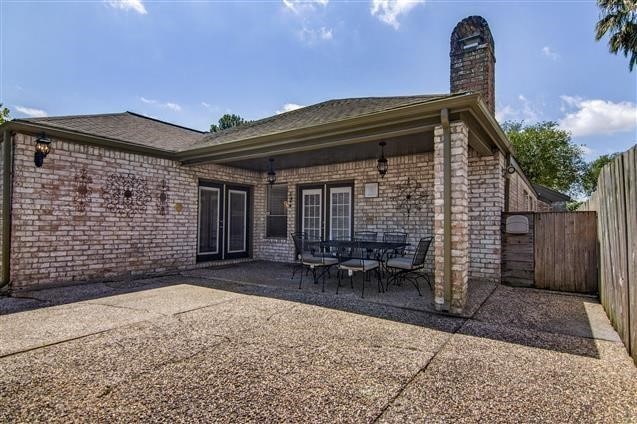7822 Rollingbrook Dr, Houston, TX 77071 - photo 4