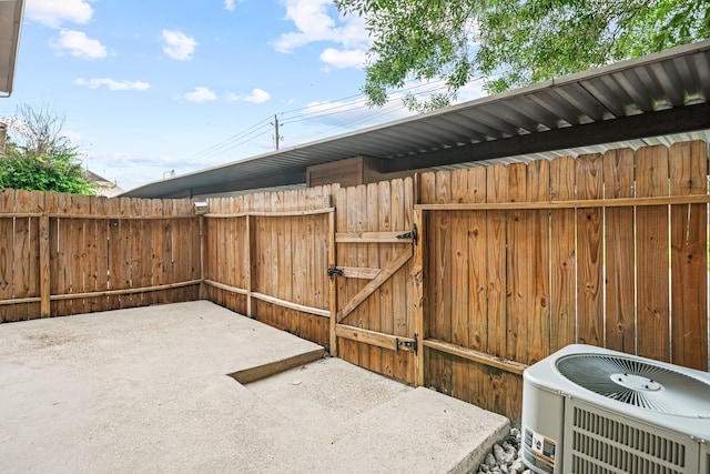 7700 Creekbend Dr Unit 6, Houston, TX 77071 - view of patio / terrace