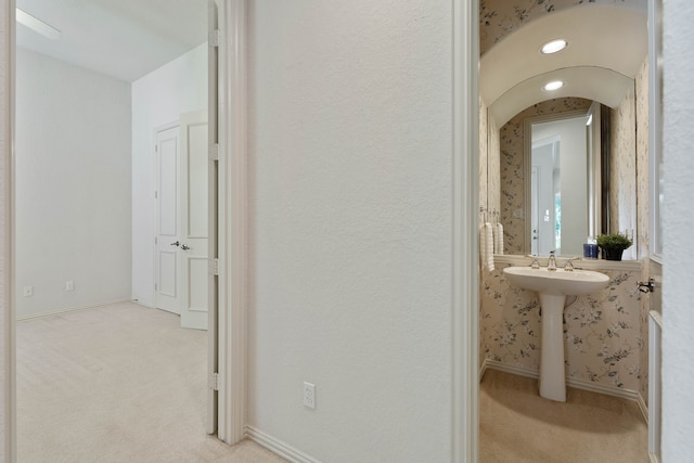 102 W Racing Cloud Ct, The Woodlands, TX 77381 - bathroom featuring recessed lighting and baseboards