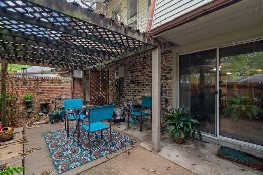 2118 Casa Rio Cir, Dickinson, TX 77539 - photo 1