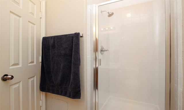 6607 Lake Woodlands Dr Unit 223, The Woodlands, TX 77382 - bathroom featuring a stall shower