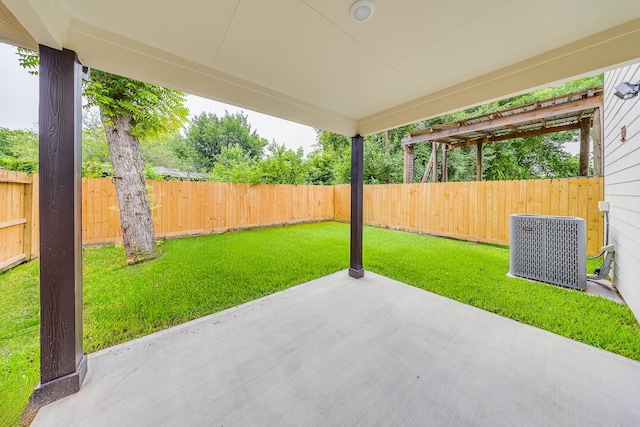 10512 Exeter St, Houston, TX 77093 - fenced backyard featuring a patio area