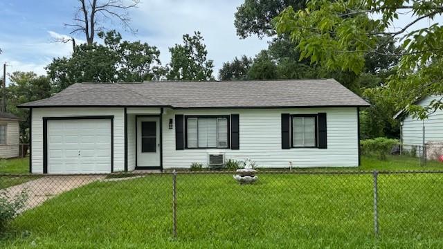 7605 Delavan Dr, Houston, TX 77028 - photo 1