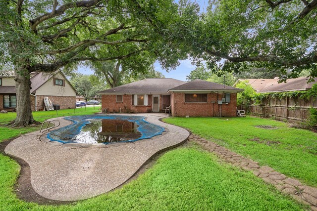 2121 Redwood St, Kemah, TX 77565 - view of swimming pool with a fenced backyard