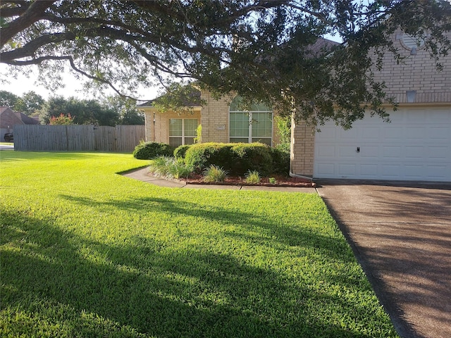 901 S Belle Dr, Angleton, TX 77515 - photo 1